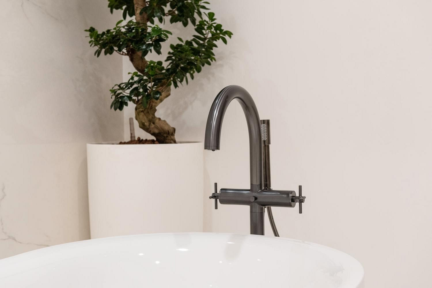 Baterie cada Grohe 25044AL3, Atrio, 1/2'', pe podea, set dus, necesita valva, mat, grafit — imaginea 5