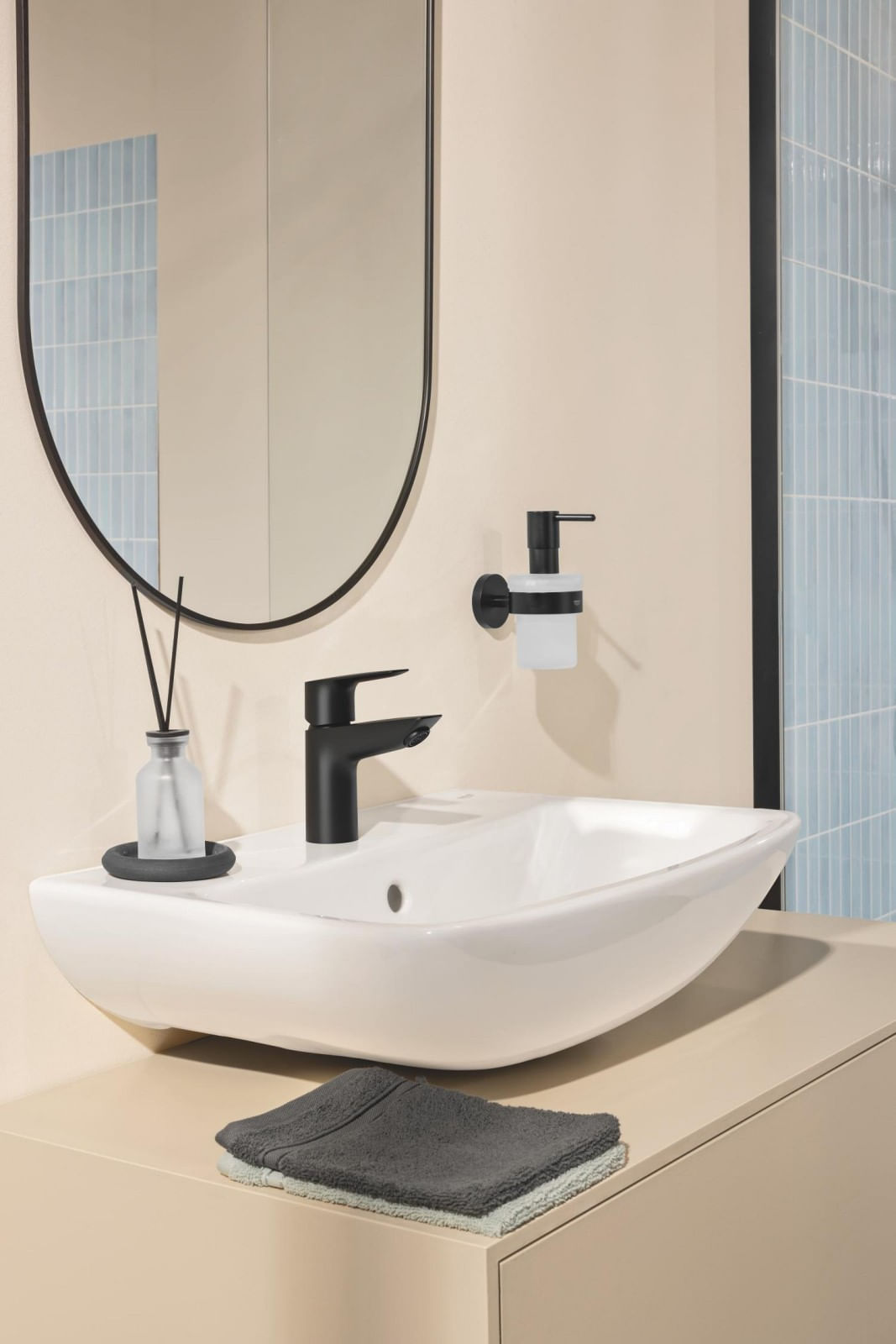 Baterie lavoar Grohe 239002431, 28 mm, 5 l/min, 0.7 bar, 34 mm, 147 mm, 93 mm, 395 mm, 1 orificii instalare, Negru — imaginea 5
