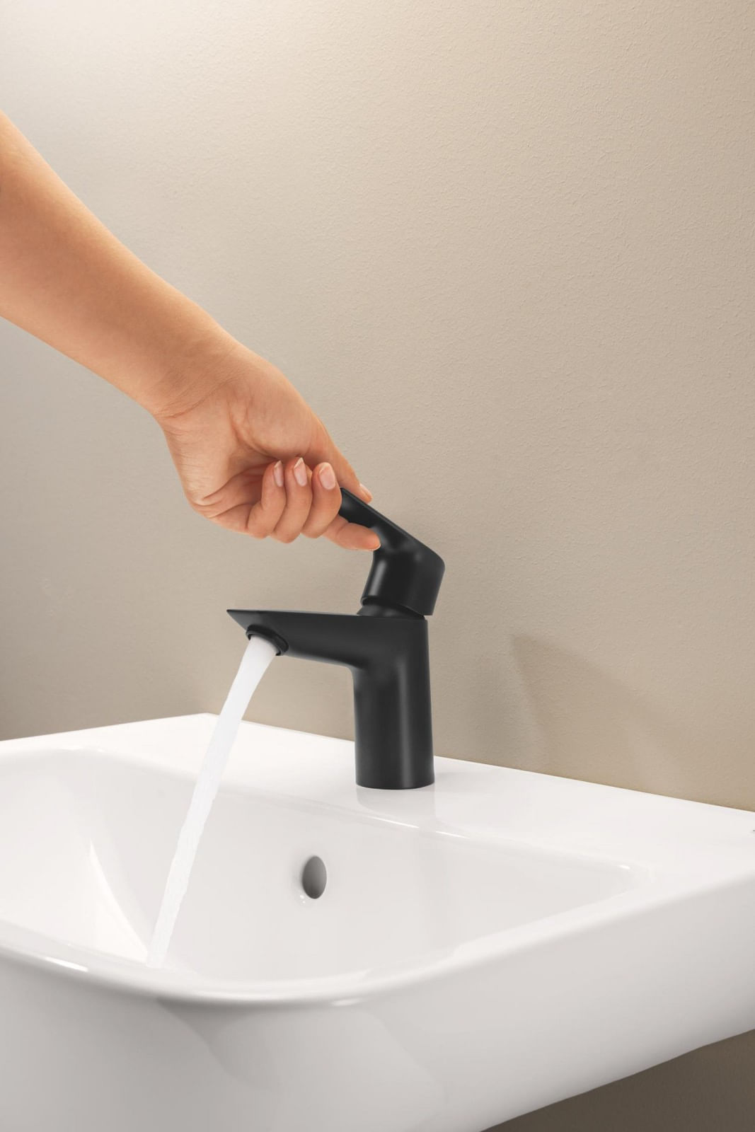 Baterie lavoar Grohe 239002431, 28 mm, 5 l/min, 0.7 bar, 34 mm, 147 mm, 93 mm, 395 mm, 1 orificii instalare, Negru — imaginea 7