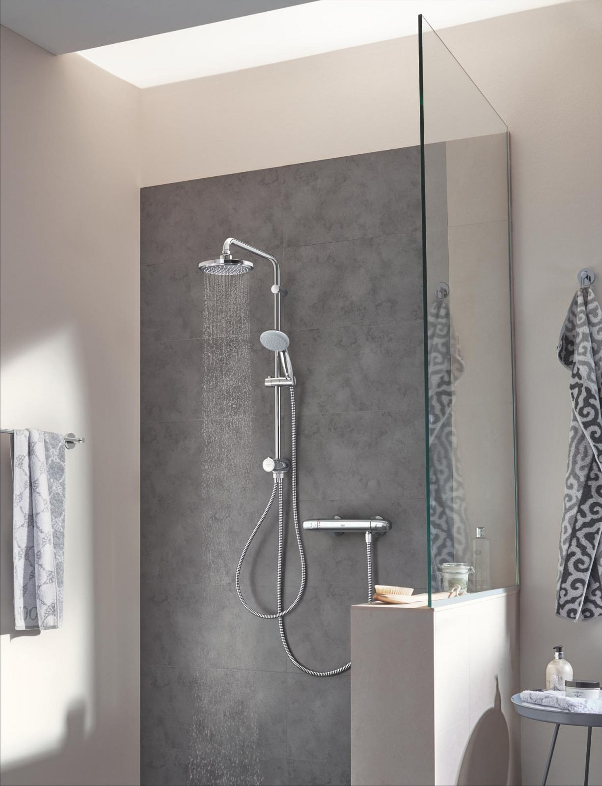Baterie dus Grohe 34814003, 0.8 bar, 81 mm, 305 mm, 2 orificii instalare, 1/2 dimensiune racord furtun, Crom — imaginea 7