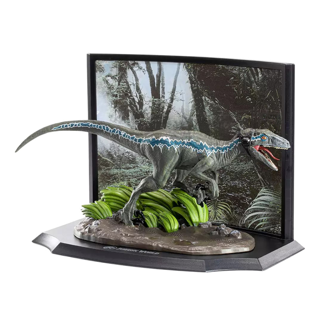 Figurina de colectie Jurassic Park IdeallStore®, Blue Velociraptor, 12 cm, suport inclus